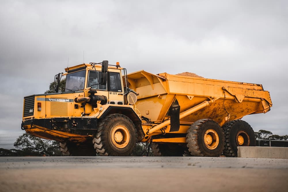 FIFO mining professionals at work - Mining FIFO opportunities in Australia